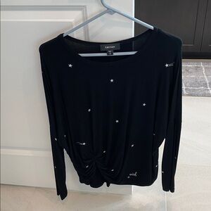 Karen Kane Black Starry Twist Front Top